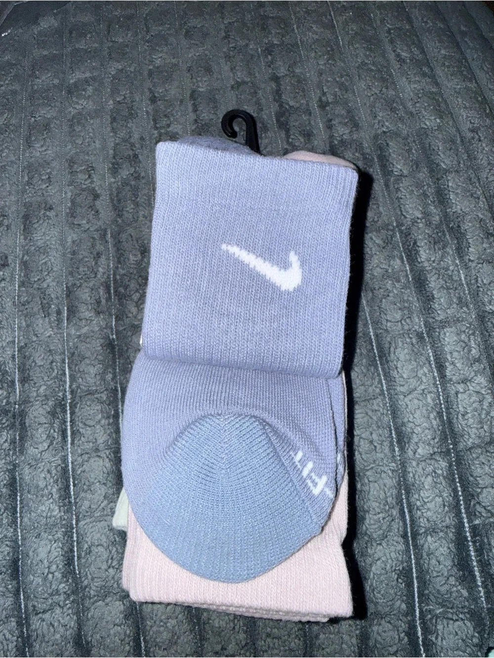Nike Women’s or men’s DRINFIT pack light green light blue and light pin (3 Pack)